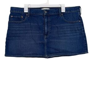 Abercrombie & Fitch Medium Wash Mid Rise Denim Mini Skirt